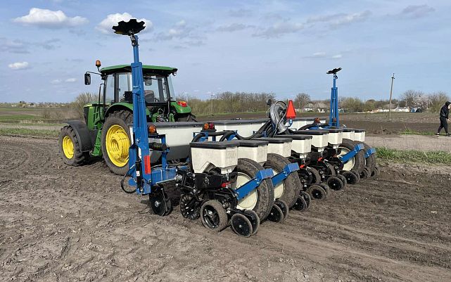 Запчастини Kinze: Якість, Надійність та Ефективність