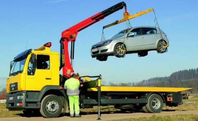 Евакуатор у Львові: коли й де потрібна допомога на дорозі