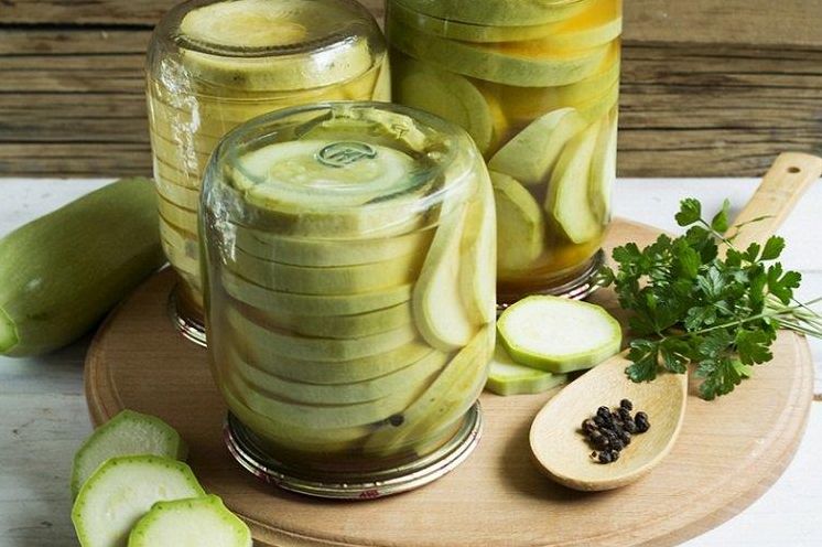 20 простих і смачних рецептів маринованих кабачків 20 простих і смачних рецептів маринованих кабачків