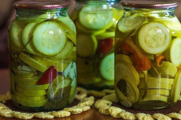 20 простих і смачних рецептів маринованих кабачків 20 простих і смачних рецептів маринованих кабачків