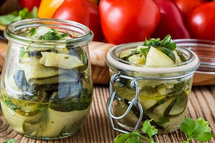 20 простих і смачних рецептів маринованих кабачків 20 простих і смачних рецептів маринованих кабачків