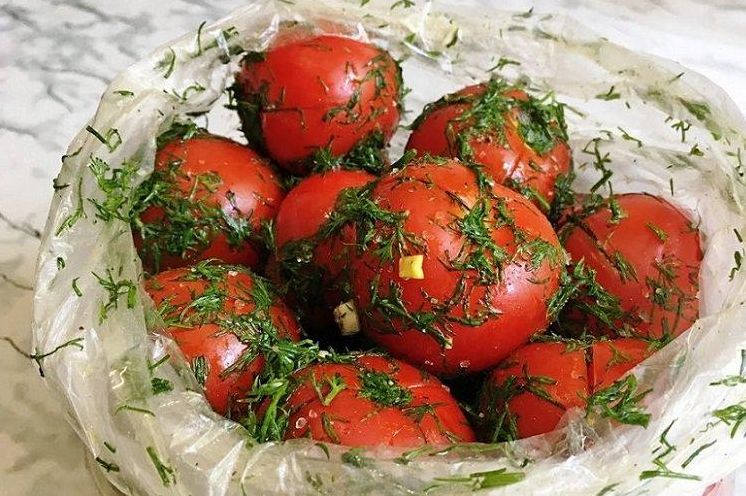 20 рецептів дуже смачних маринованих помідорів 20 рецептів дуже смачних маринованих помідорів