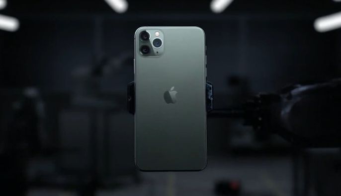 Так, ви повинні знову оновити свої пристрої Apple, тому що шпигунські програми - це погано